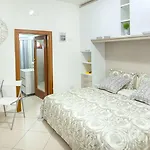לינה וארוחת בוקר Casa Aristide
