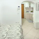 Casa Aristide לינה וארוחת בוקר